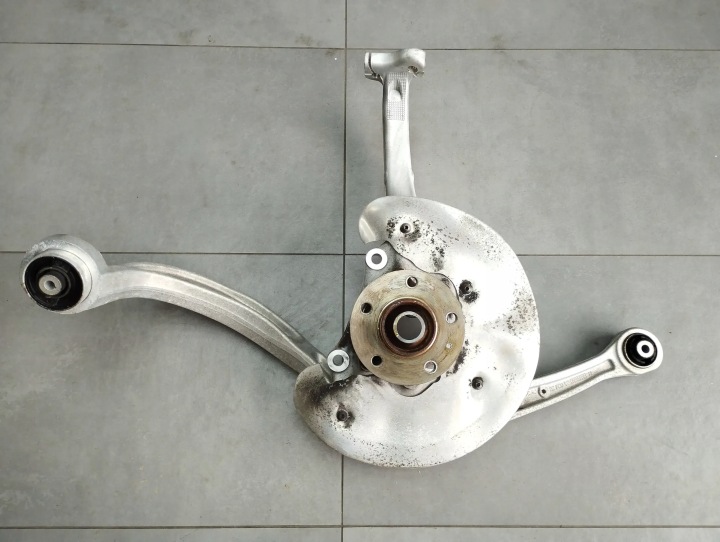 Audi A6 C7 4G 2.0 TDI swing right front of the arm 4G0407242D
