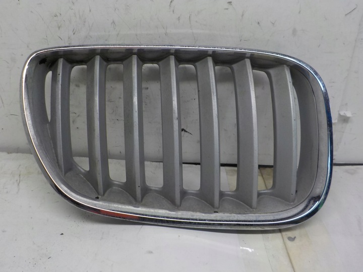 BMW X5 E53 LIFT LCI Grille calandre Grille Grille/masque Droit 7124816
