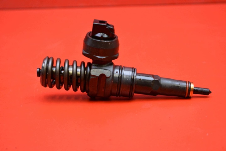 triska triska 038130073BH 0414720230 AUDI A4 B7 1.9 TDI 115 KM 04-08