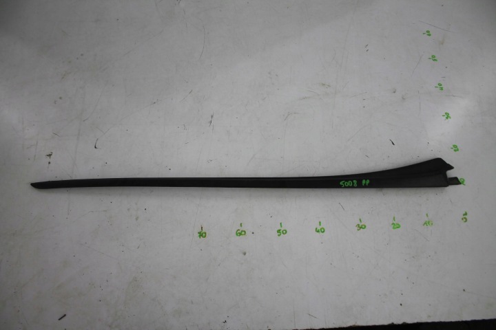 MOULAGE VITRES CZOLOWEJ DROIT 96858533 5008 ET 09-13