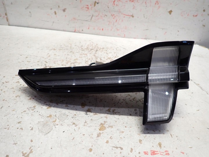 Licht heck hinten rechts FORD MUSTANG MACH E 2021- LJ8B-13A602-AE