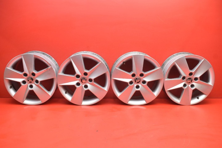 disques d'aluminium 5E0601025H 16" ET46 6.5JX16H2 5X112X57.1 SKODA OCTAVIA III