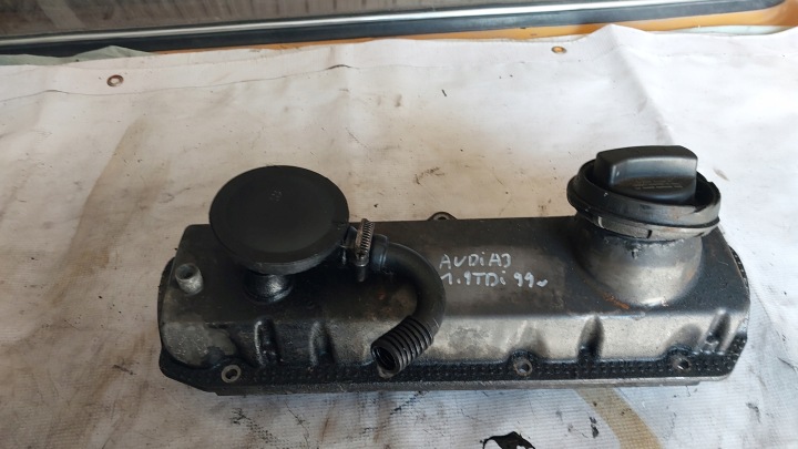 VW AUDI A3 8L 1.9 TDI AGR ASV couvre-culasse 038103469L