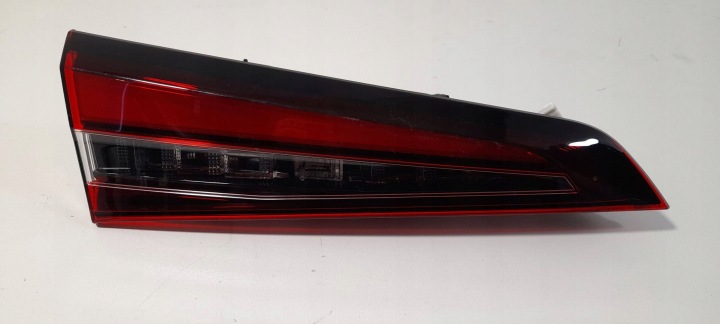 Toyota Corolla E21 Kombi lift Licht hinten links für die Heckklappe 02534KOITO (R401)
