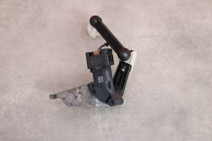 BMW F70 F74 U06 X1 U11 X2 U10 sensor POZIOMOWANIA of the lights rear part 6895466