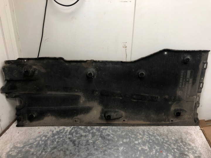 cover chassis left VW PASSAT B8 KOMBI 3Q0825505C