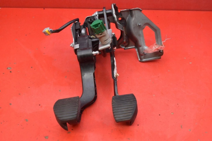 PEDAL pedale Spojka brzda 9682171580 CITROEN C3 3 III 1.2 PURETECH 82KM