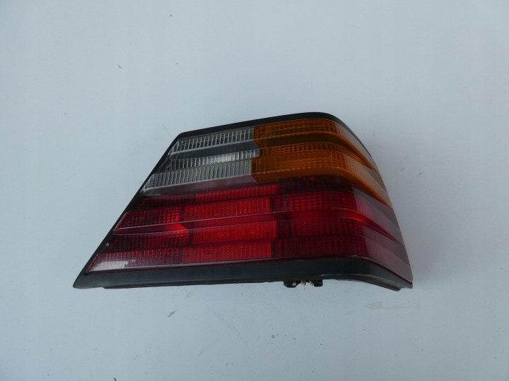 Licht heck rechts MERCEDES 124 W124 Sedan