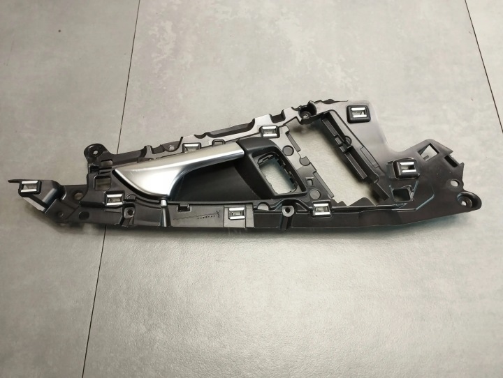 Audi A6 C7 4G Kľučka vnútorná pravá predok 4G0837020A