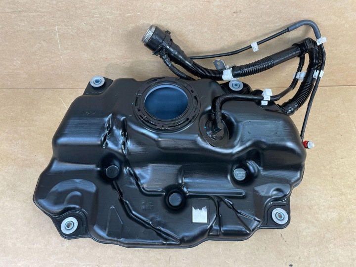 spremnik vrata rezervoara spremnika TOYOTA YARIS CROSS 1.5 HYBRYDA 77100K0100