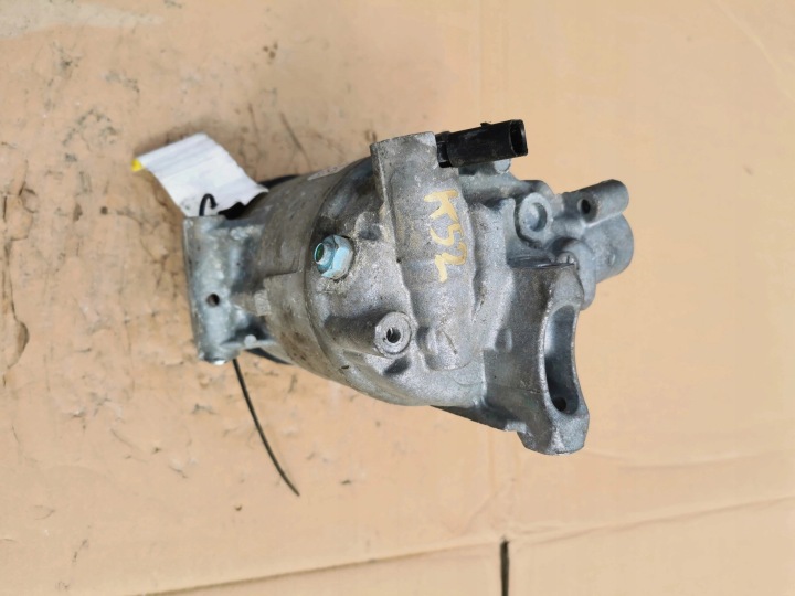 VOLKSWAGEN GOLF 5Q0.820.803.D 5Q0.820.803 5Q0820803D 5Q0820803 D compressor;