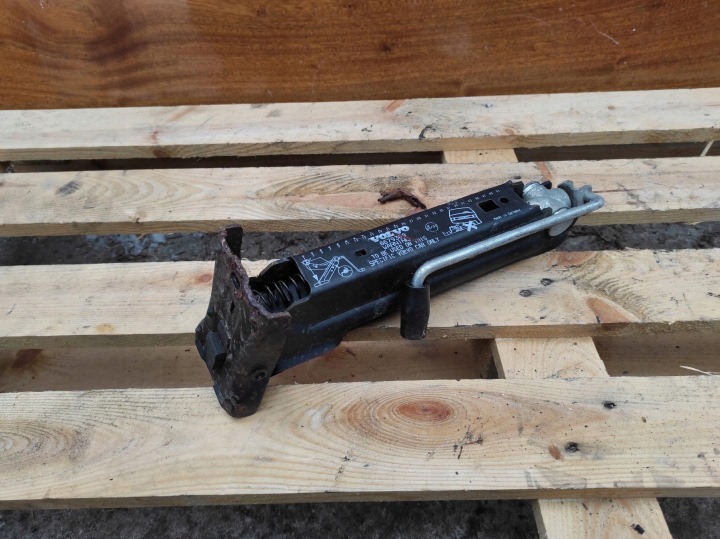 gear lever lift for the car VOLVO S60 8679369