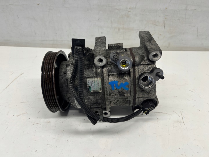 Hyundai Tucson III 1.7 CRDi compressor of the air conditioning F500-NFFCA02