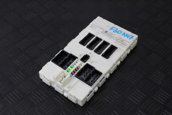MODULE UNITÉ DE CONTRÔLE FEM BMW 3 F30 F31 9324785
