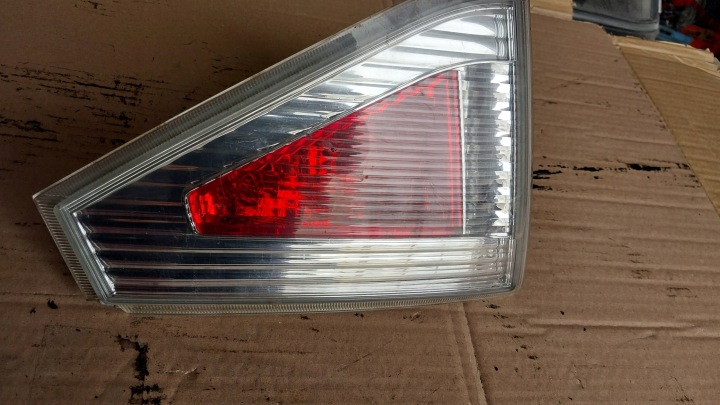 SUBARU IMPREZA III GH Feux phare Arrière Arrière Gauche du capot