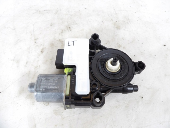 SEAT LEON III LIFT Micro moteur Vitres Arrière Gauche 0130822725