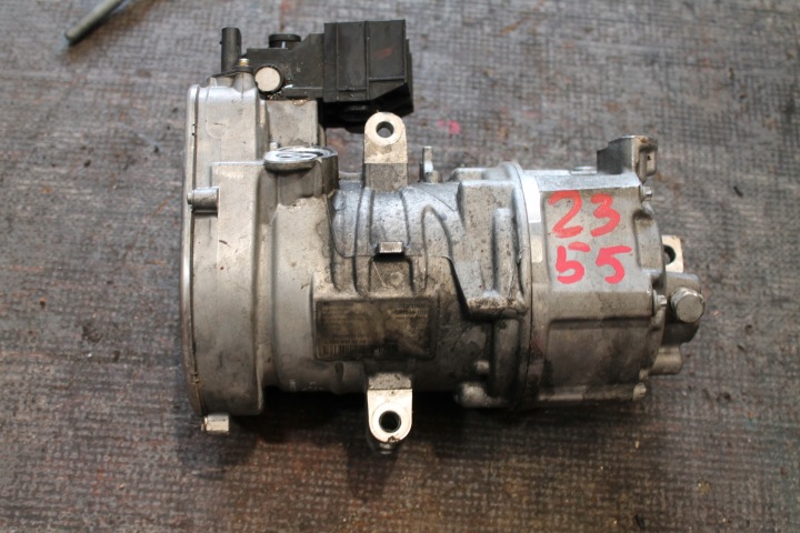 2355. Compresseur Climatisateur air conditionné MERCEDES A0008308204