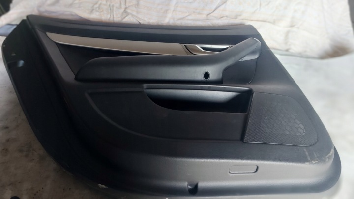 bok tapacír dveře zadních levá Audi A6 S6 C6 KOMBI 4F0867305H