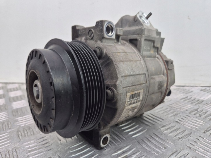 Mercedes C250 CGI W204 M271 compressor of the air conditioning A0022304511
