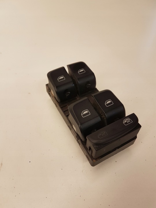 ovladac vypínač okna AUDI A4 B8 A5 8K0959851D