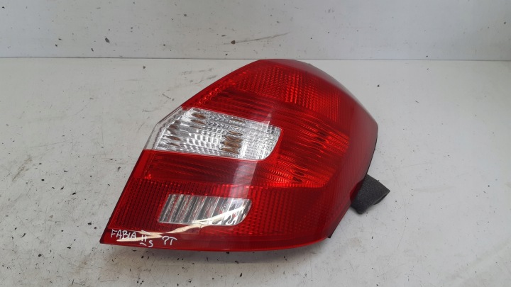 Licht rechts heck europa 5J6945112 Skoda Fabia II