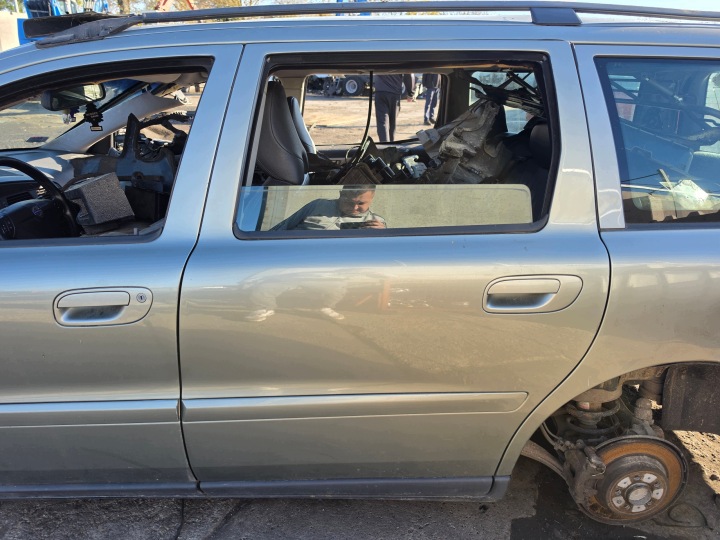 VOLVO V70 II KOMBI vrata lijevi stražnji dio stražnje boja 471-46