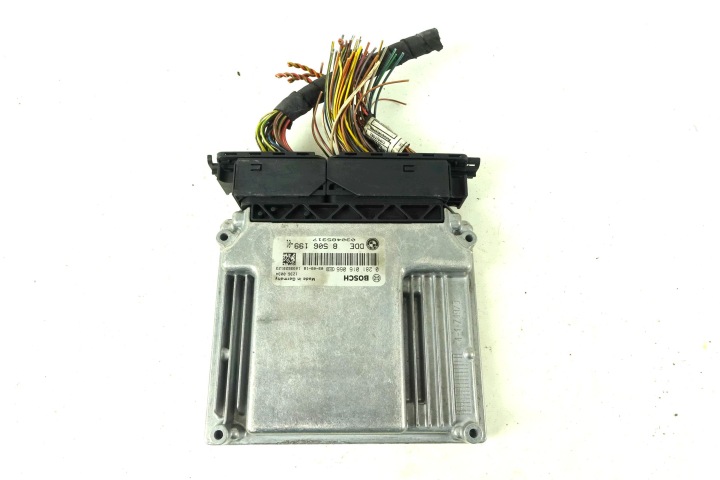computer of the engine BMW 5 E60 E61 2.0D 2.0 D 0281016066 DDE 8506199 DDE8506199