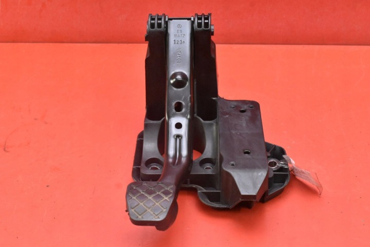 PEDAL pedale kočnica 6R1721058D SEAT IBIZA 4 IV 6J 1.2 TSI 85 KM 12-15