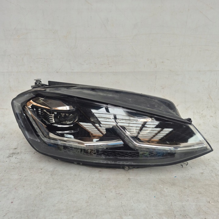 VW GOLF VII 7 LIFT 16- far desna prednji dio prednja FULL LED 5G1941036