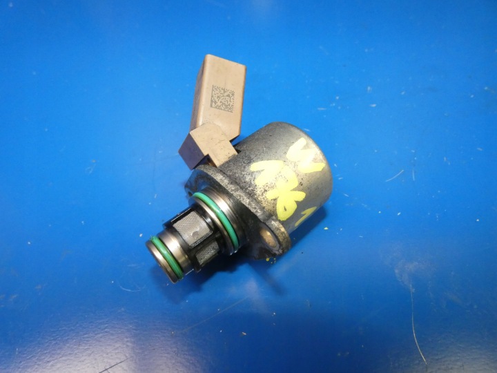 A W176 W246 W117 1.8 CDI Sensor REGULATOR des Kraftstoffsbehälters