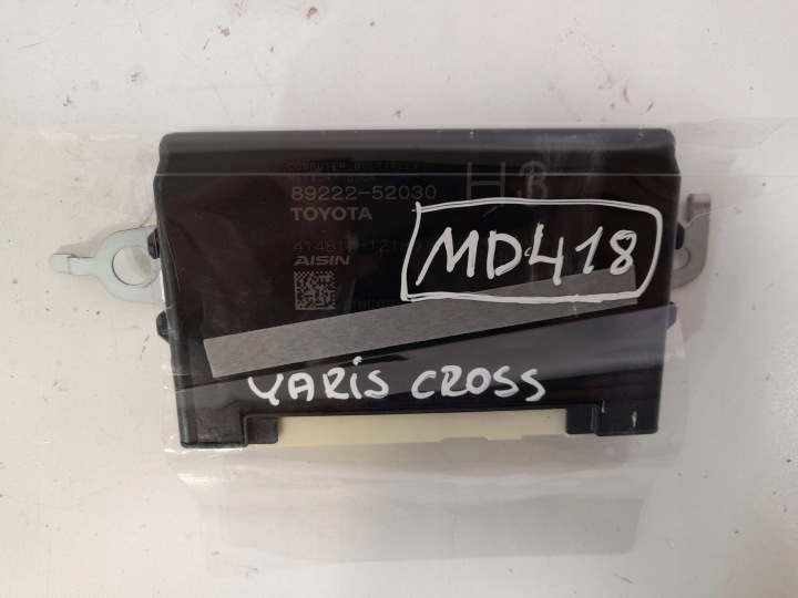 Toyota Yaris Cross Bedienteil des zentralen Tueroeffner 8922252030 (MD418)