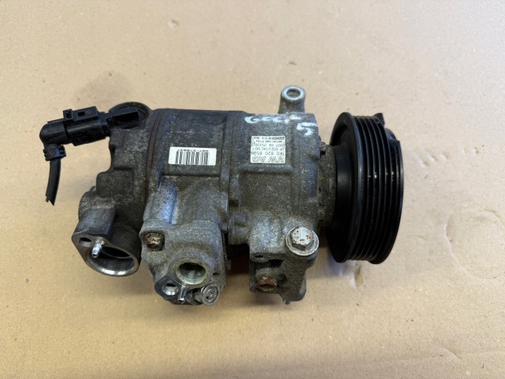 SEAT AUDI VW GOLF V HB compressor of the air conditioning 1K0820859N