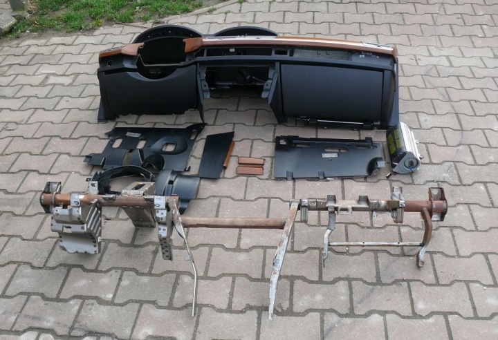 dashboard instrument panel cockpit airbag BMW 7 E65 black
