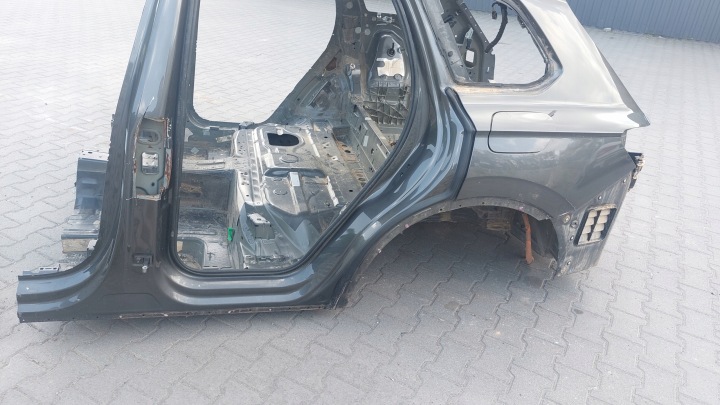 VW TOUAREG III 760 HYBRYDA Garniture moulure montant B Jupe Aile Longeron Gauche Arrière