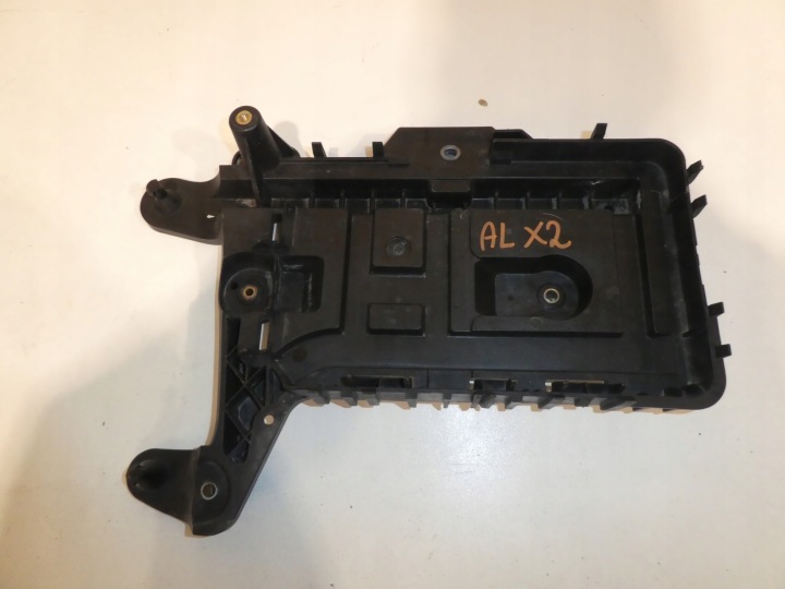 držač akumulatora VW SEAT SKODA 1K0915333H