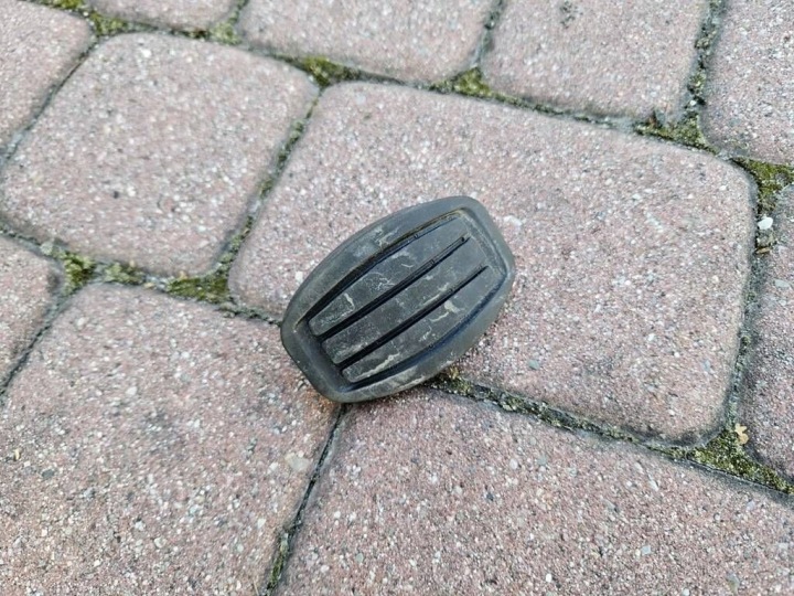 krytka Kryt pedal brzdy spojky Opel Corsa F 9824807580