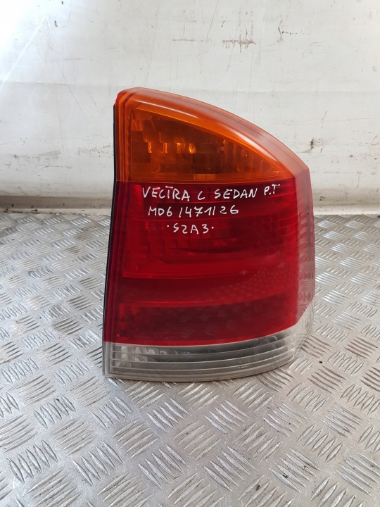 fanale faro destro posteriore + inserto 13130644 OPEL VECTRA C berlina 02R