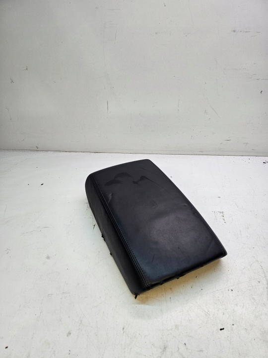 Loketní opěrka předek AUDI A6 C7 4G0864207 kůže