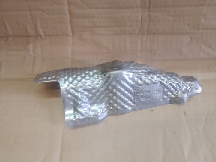 Blende Abdeckung termiczna turbo Audi A6 C8 05L129969F