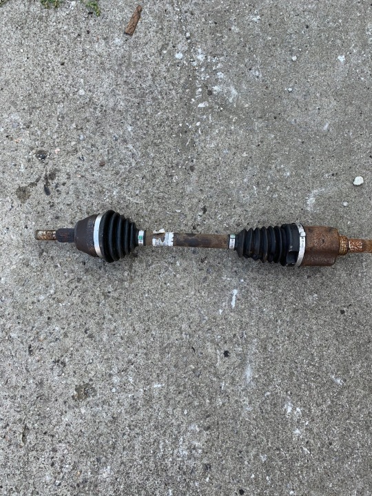 semi-axis left FORD FOCUS MK3 C-MAX II AV61-3B437-CB