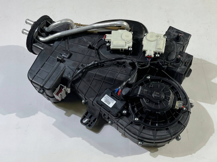 heater rear part rear Dodge Durango lift 2021- 68186198AD