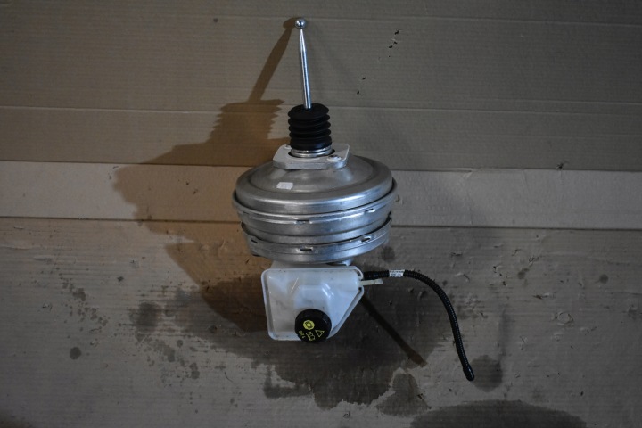 IDEALNE servo posilovač brzd PORSCHE 991 GT4 1 9