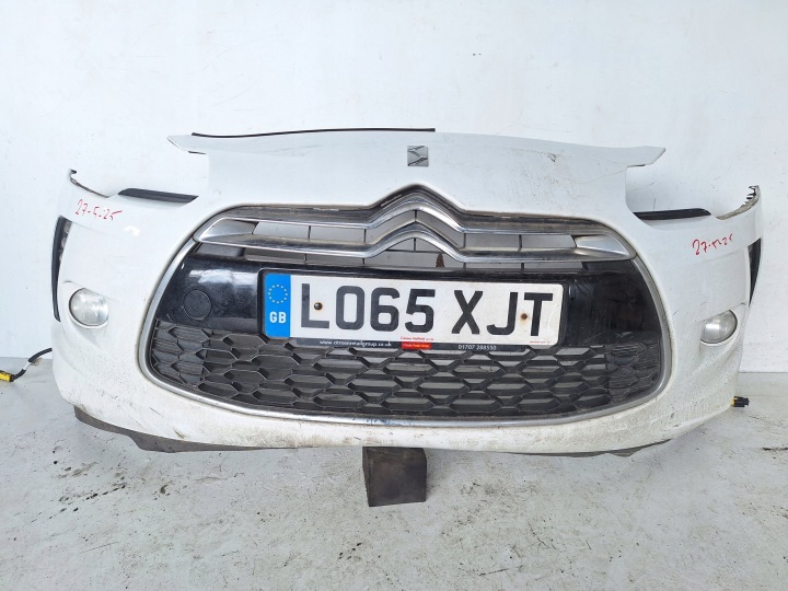 CITROEN DS3 10-14 bumper + LED