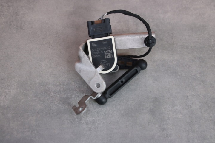BMW G11 G12 G15 G16 G30 G31 sensor POZIOMOWANIA of the lights left rear part 2959574