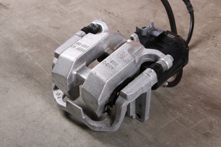 BMW G42 G20 G21 G22 G23 G26 PINZA FRENO freno Destra posteriore 42/20/330 16204 km !