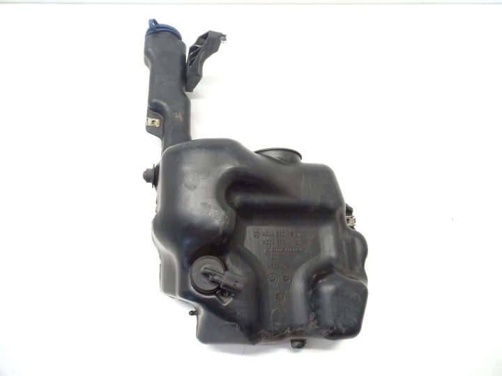 Behälter des Gasses DO Spritzdüse MERCEDES CLS W218 A2048601960