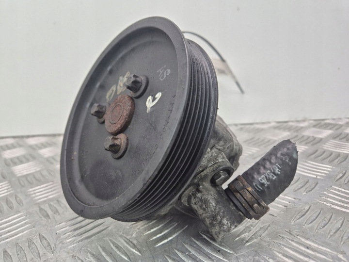 Mercedes C200 CDI W203 servo pump of the steering wheel A0044661301