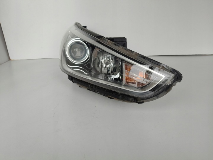 Feux phare Droit REFLEKTOR HYUNDAI I30 III 17- Z DOSWIETLENIEM
