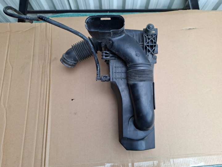 cover of a filter, air FORD FIESTA MK7 1.25 1.4 petrol 08-17r