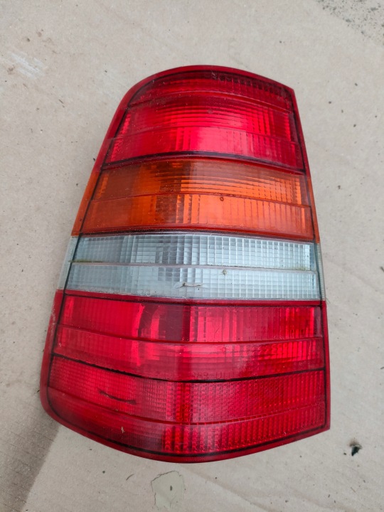 MERCEDES W124 KOMBI light rear part left rear